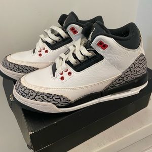 Air Jordan 3 Retro BG Infrared 23 Size  4.5Y White Black Gray
